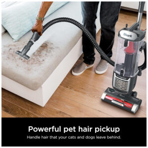 Aspirador de Pó com Fio e Tecnologia para Limpeza de Pelos de Animais e Neutralização de Odores, 110V, Shark ZU102, Preto